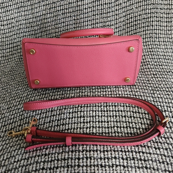Coach Crossbody Satchel with matching wristlet - Picture 2 of 6